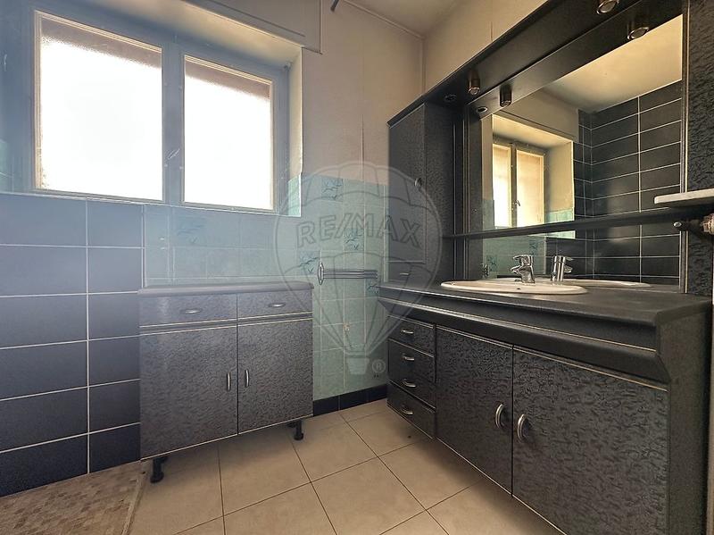 Maison - 181 m² - 9 pièces