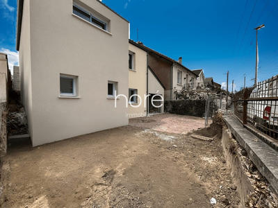 Maison - 103 m² - 4 pièces