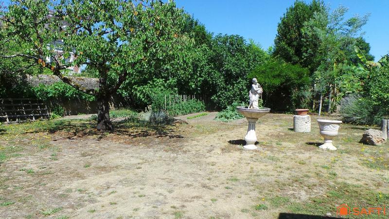 Maison de ville - 202 m² - 7 pièces