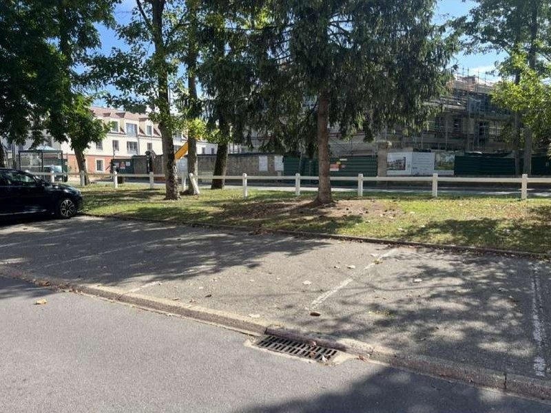 Parking / Garage - 63 m²