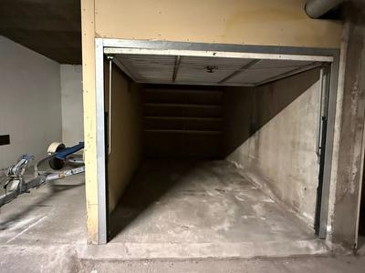 Parking / Garage - 12 m²