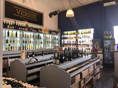 Caviste Versus Vins &amp; Spiritueux