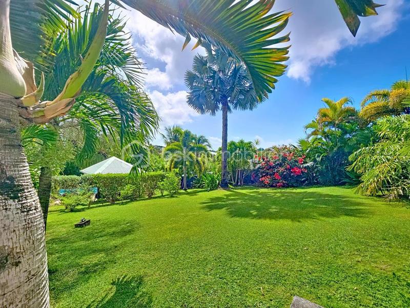 Propriété - 211 m² - 9 pièces