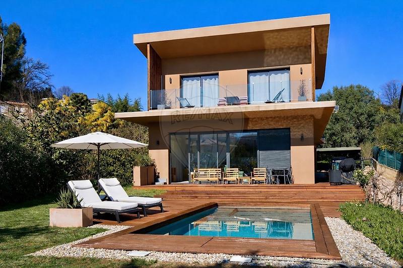 Maison - 160 m² - 5 pièces