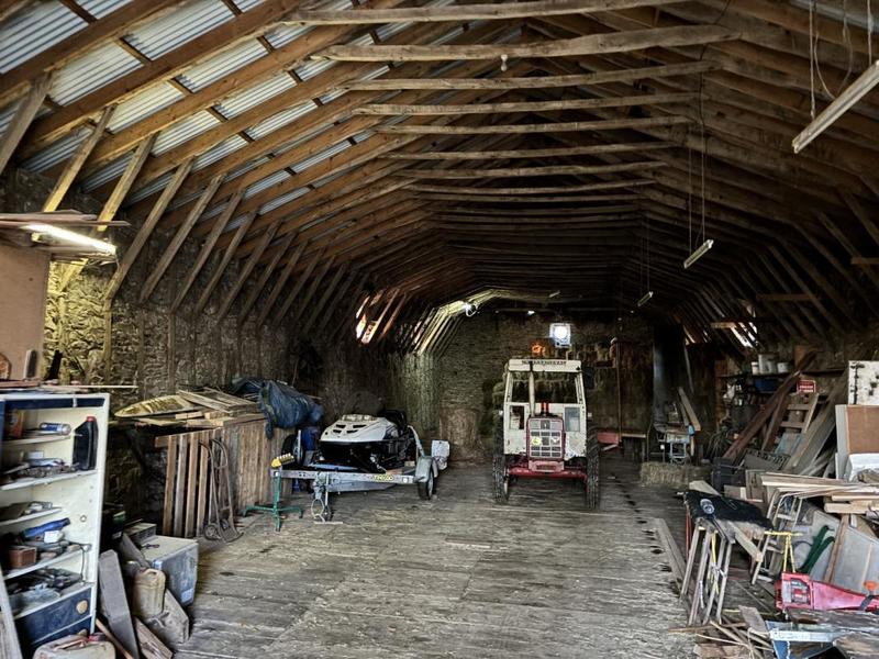 Grange - 600 m² - 1 pièce