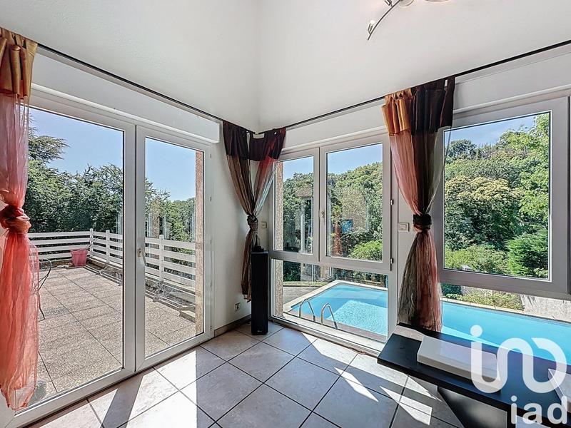 Maison - 234 m² - 8 pièces