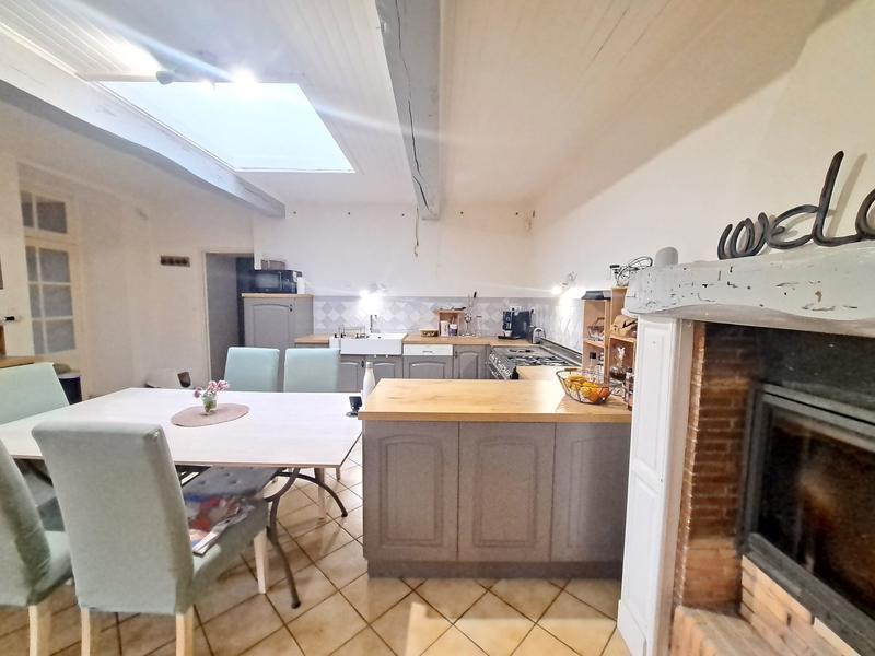 Maison - 222 m² - 7 pièces