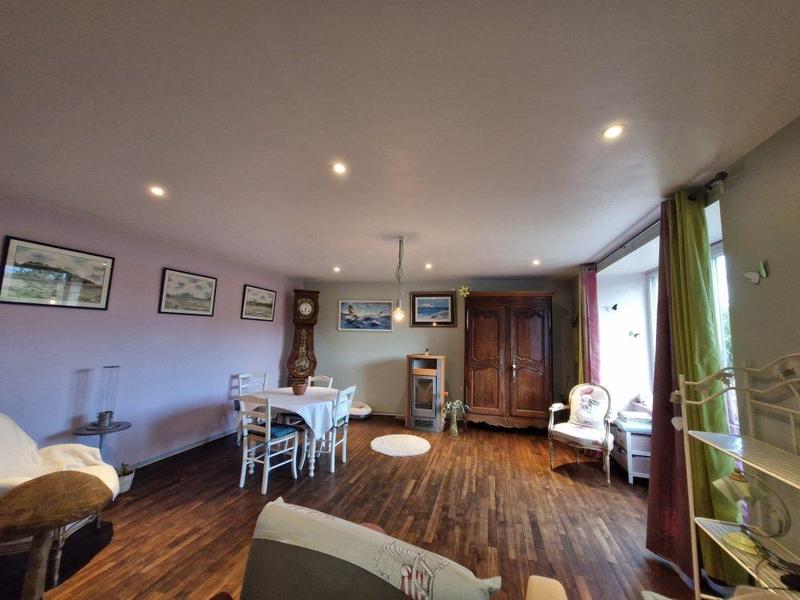 Maison - 123 m² - 7 pièces