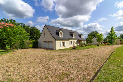 Maison - 235 m² - 7 pièces