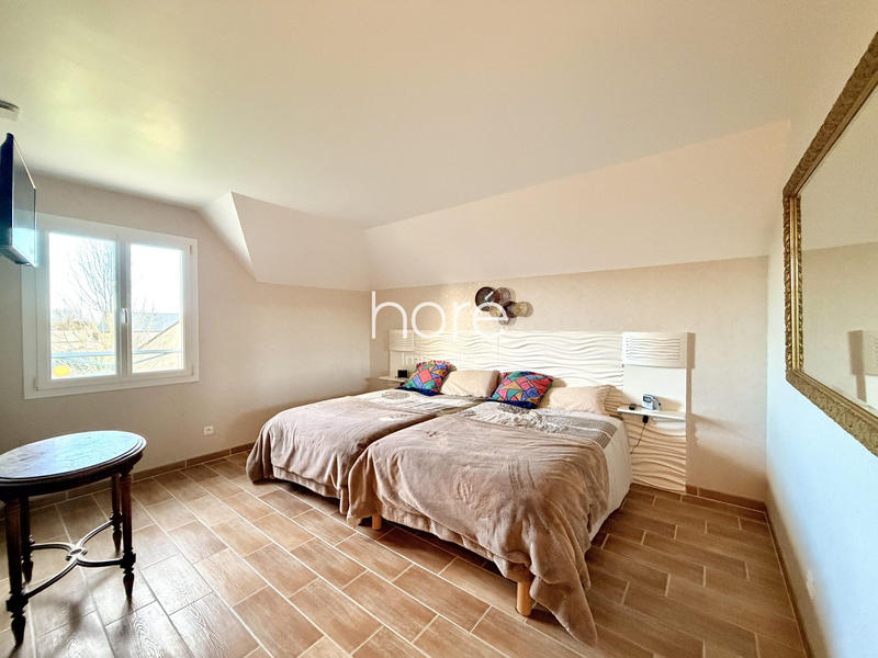 Maison - 230 m² - 6 pièces