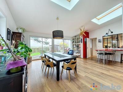 Maison - 140 m² - 5 pièces