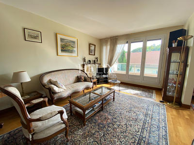 Appartement - 100 m² - 5 pièces