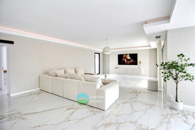 Maison - 246 m² - 8 pièces