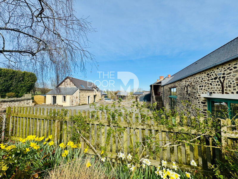 Propriété - 580 m² - 17 pièces