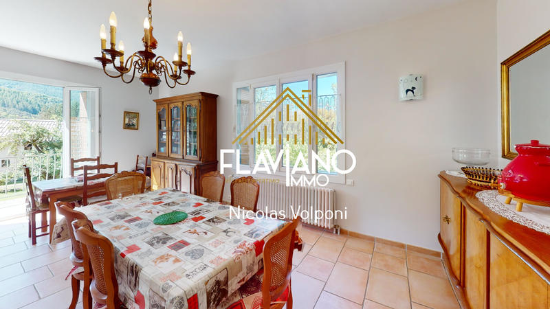 Appartement - 188 m² - 6 pièces