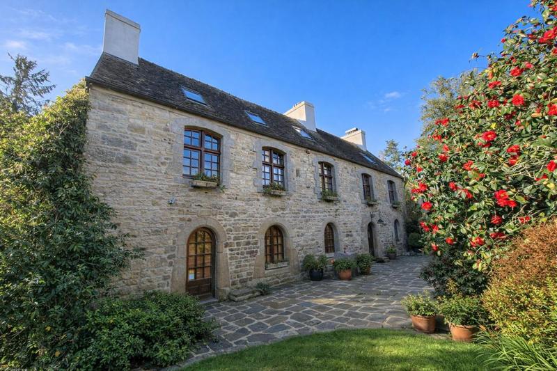 Propriété - 277 m² - 9 pièces