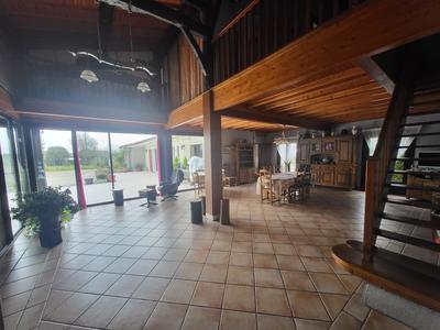 Maison - 430 m² - 9 pièces