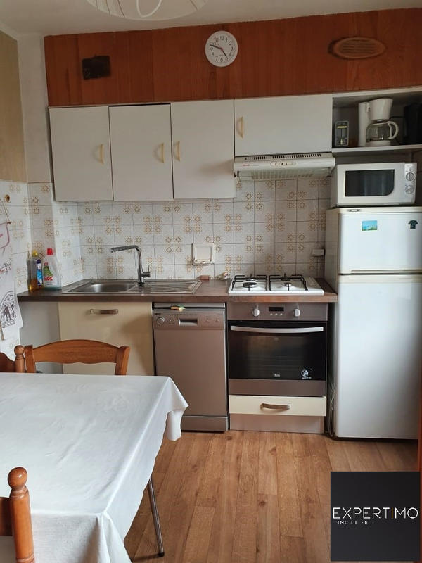 Maison - 335 m² - 15 pièces