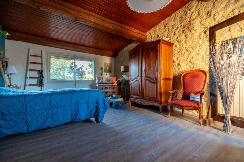 Demeure - 292 m² - 5 pièces