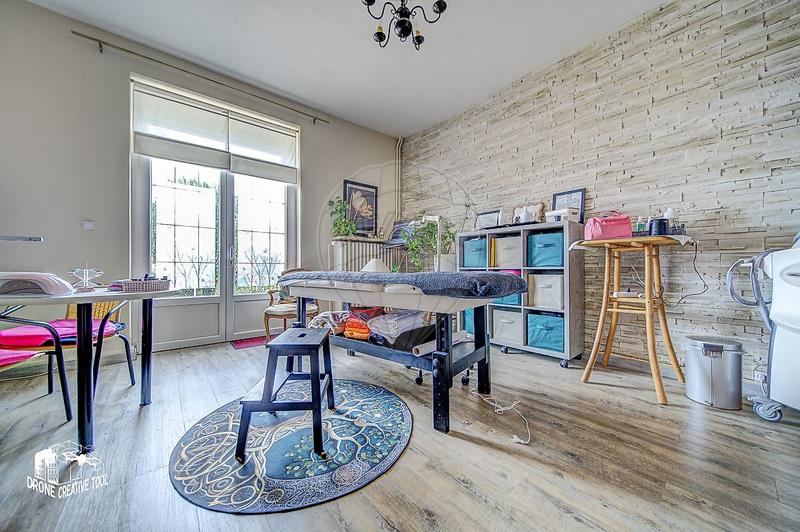 Maison - 243 m² - 7 pièces