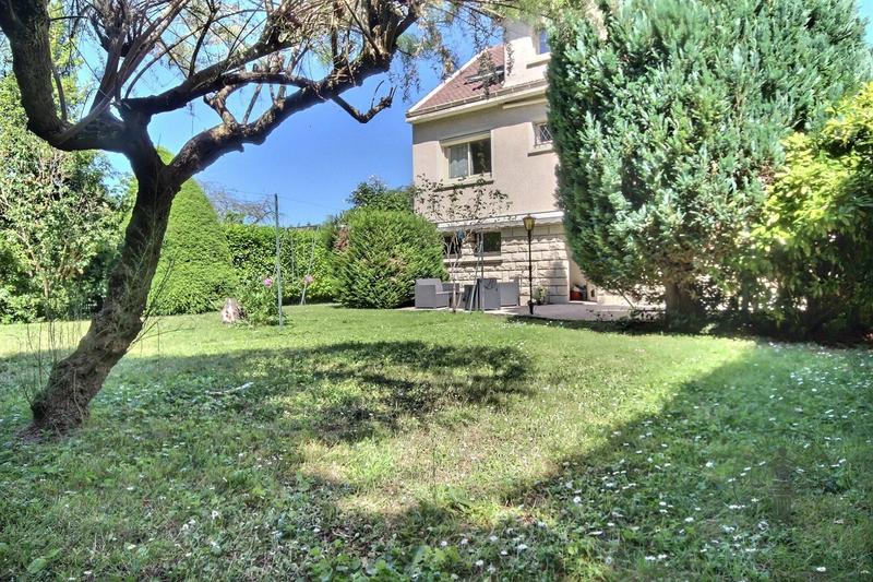 Maison - 170 m² - 8 pièces