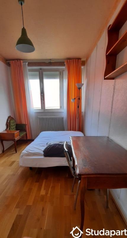 Chambre - 11 m² - 1 pièce