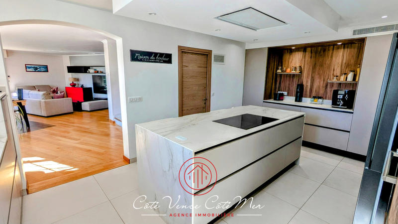 Maison - 181 m² - 5 pièces