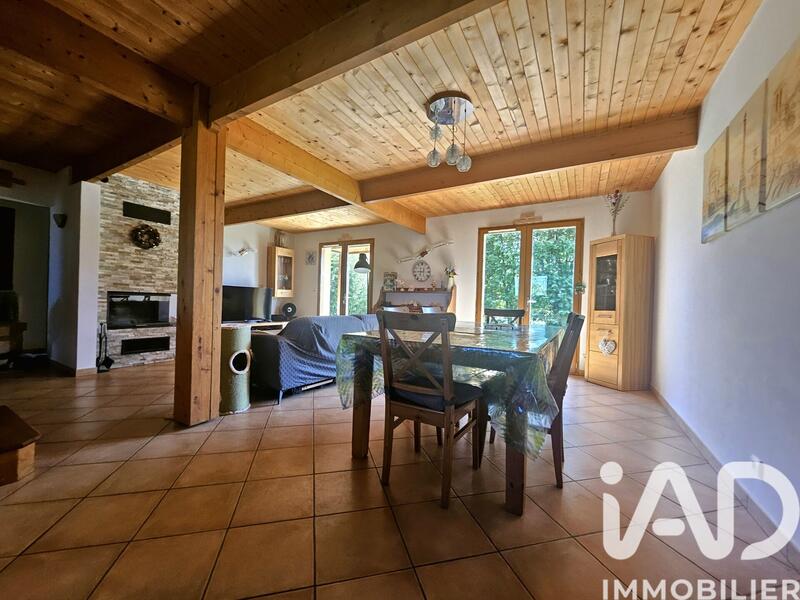 Maison - 141 m² - 6 pièces