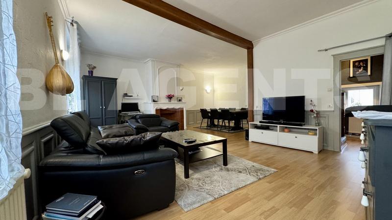 Maison de ville - 235 m² - 9 pièces