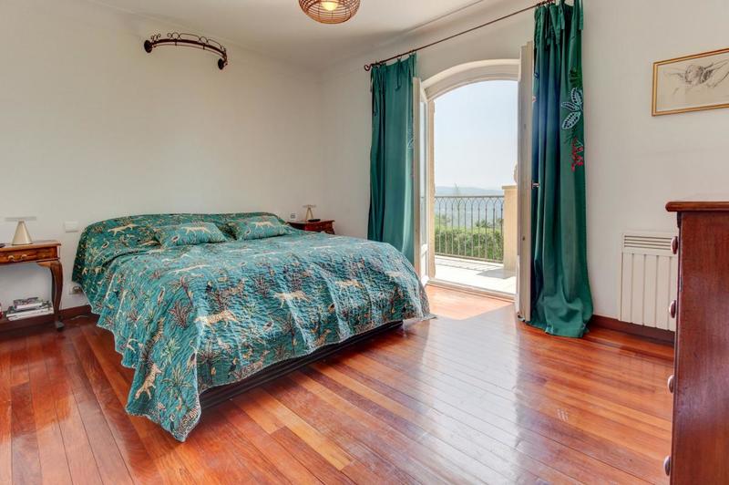 Villa - 250 m² - 7 pièces