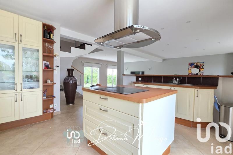 Maison - 195 m² - 8 pièces