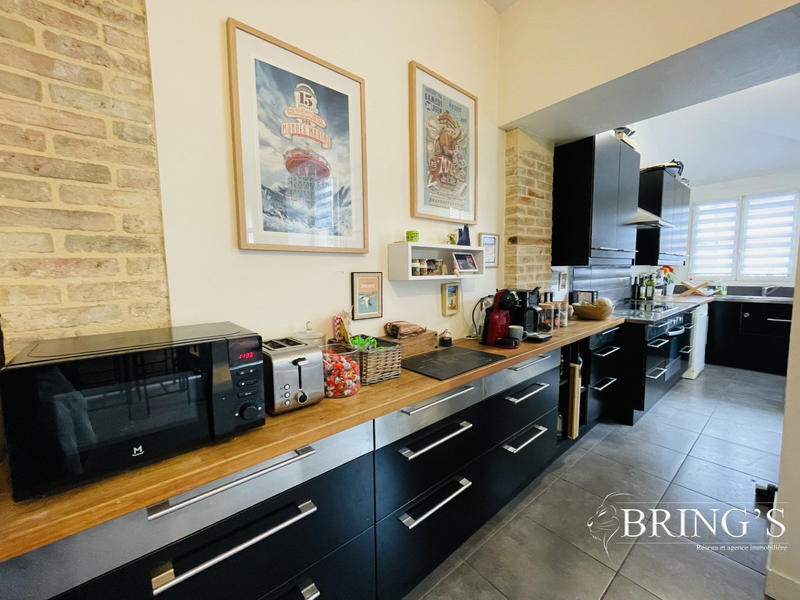 Maison - 309 m² - 12 pièces