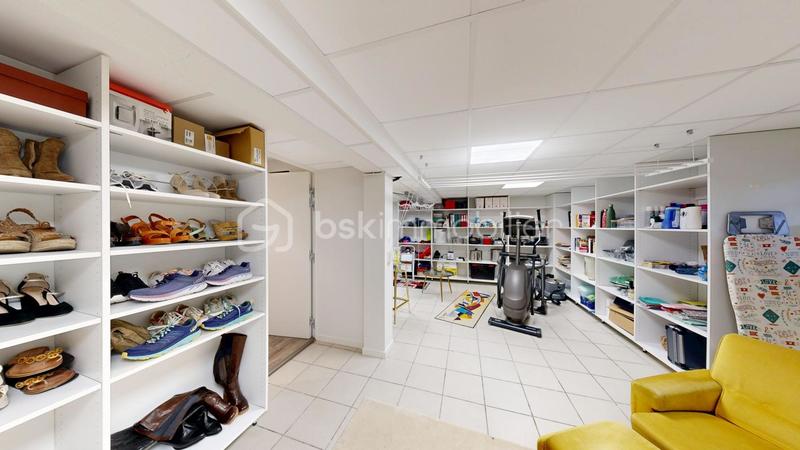 Maison - 213 m² - 8 pièces