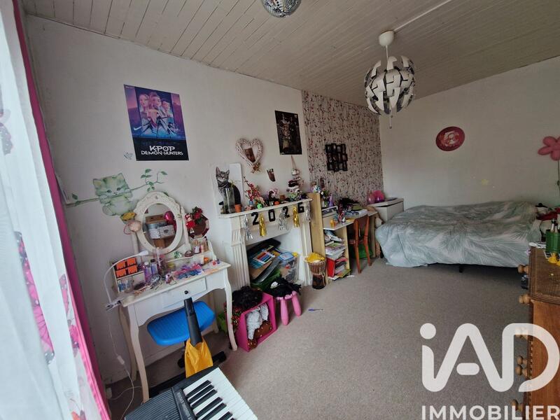 Maison - 90 m² - 5 pièces