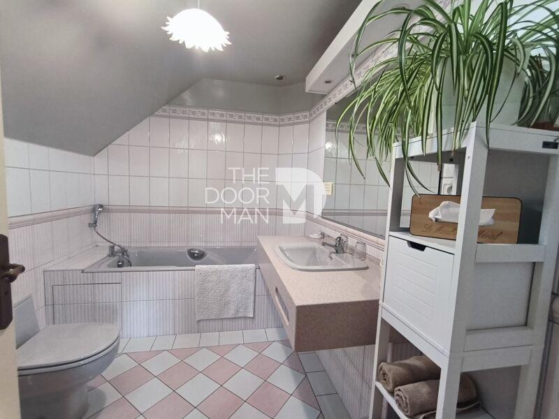 Propriété - 297 m² - 13 pièces