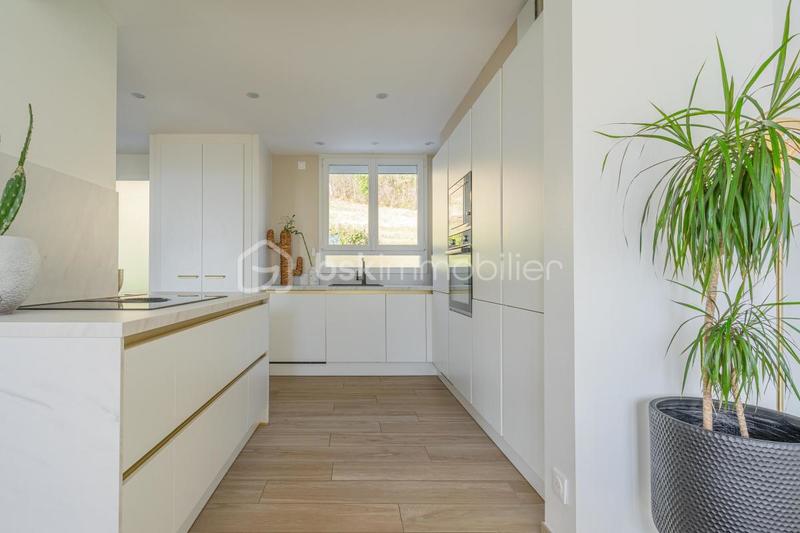 Appartement - 81 m² - 3 pièces