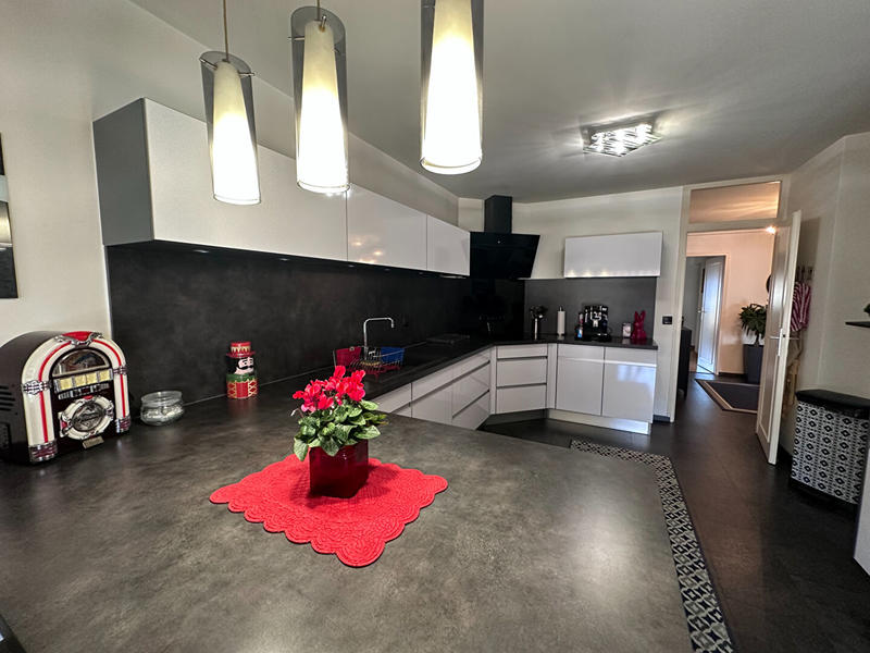 Appartement - 140 m² - 5 pièces