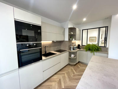 Appartement - 94 m² - 4 pièces