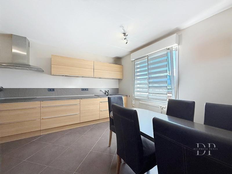 Appartement - 90 m² - 4 pièces