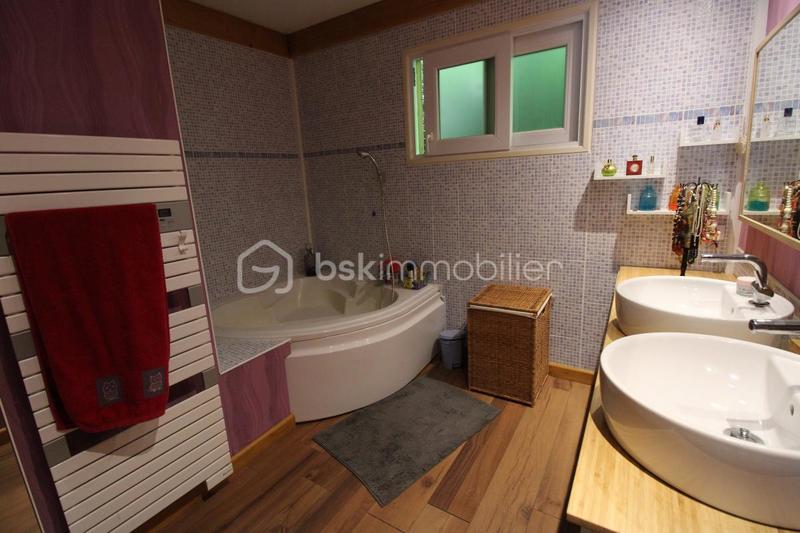 Villa - 137 m² - 7 pièces