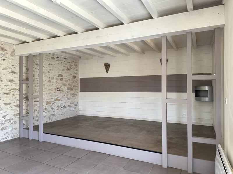 Maison en pierre - 92 m² - 4 pièces