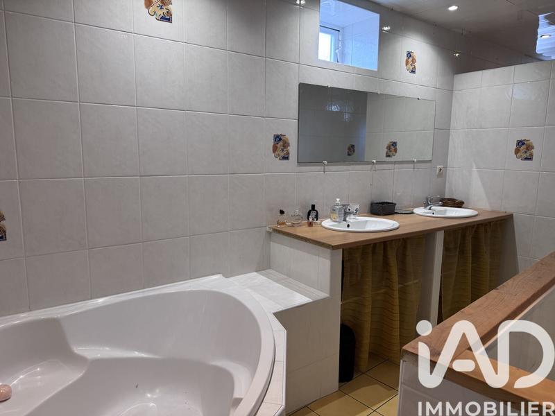 Maison - 283 m² - 7 pièces