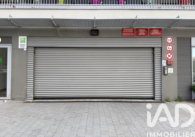 Parking - 120 m²