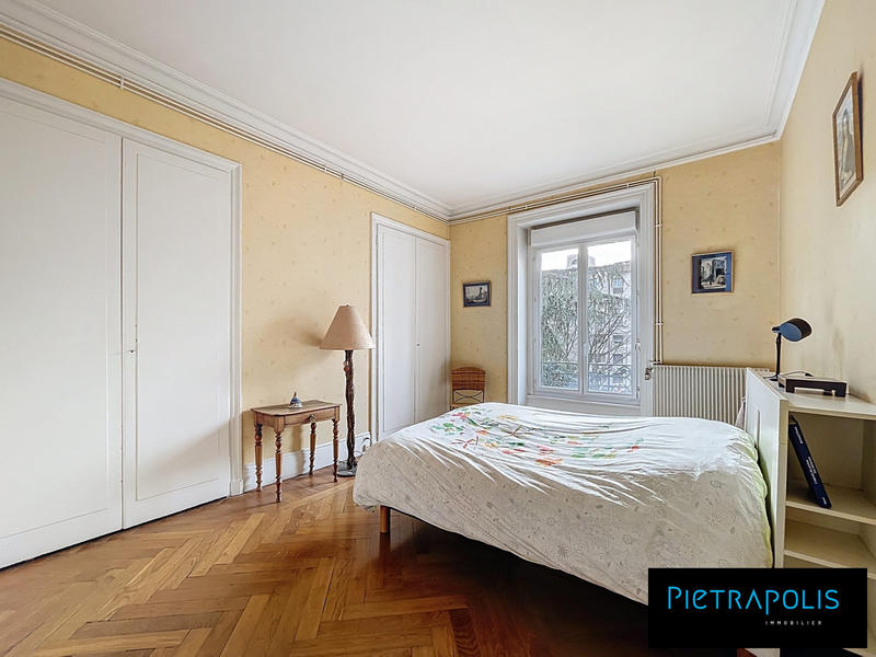 Appartement - 181 m² - 7 pièces