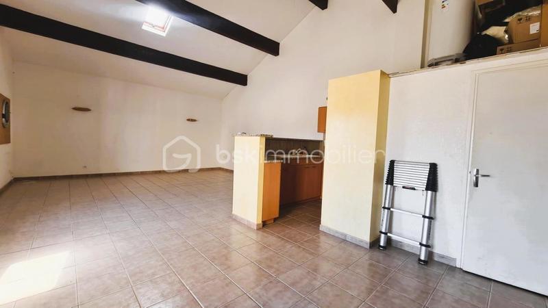 Parking / Garage - 620 m²