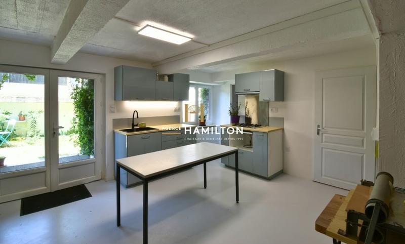 Maison - 220 m² - 7 pièces