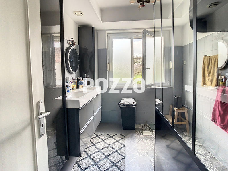 Maison - 92 m² - 5 pièces