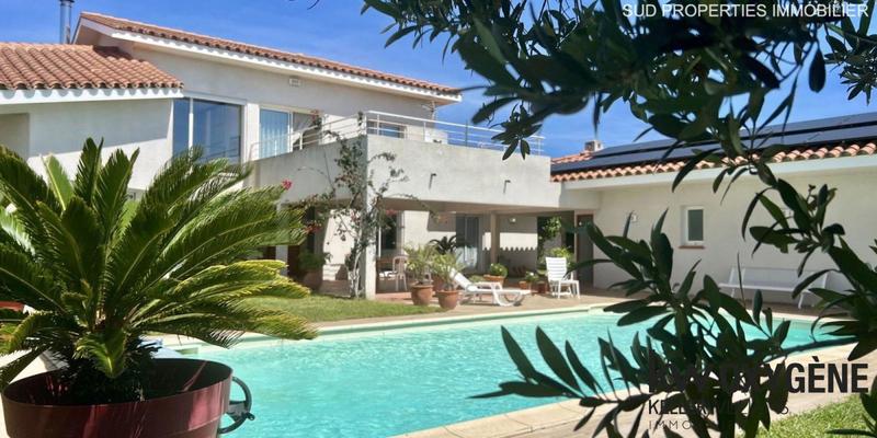 Maison - 216 m² - 6 pièces