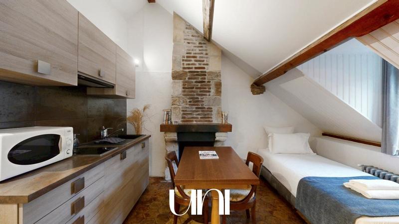 Propriété - 260 m² - 10 pièces