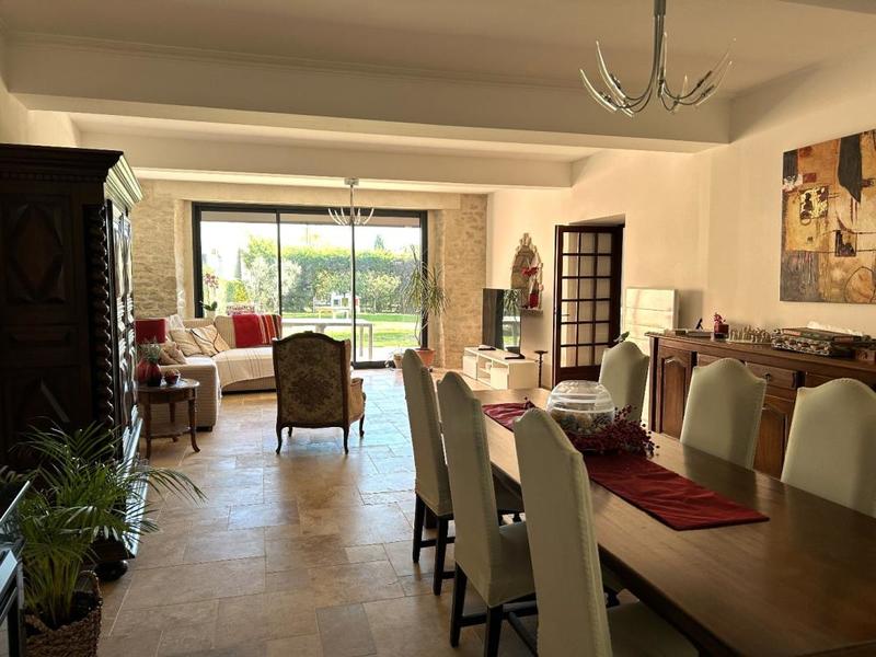 Maison - 405 m² - 13 pièces